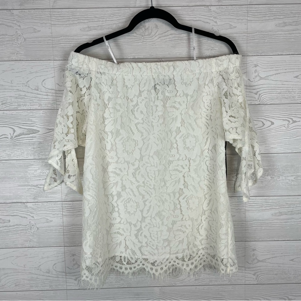 Lulu’s Lace Off The Shoulder Blouse Size XS NWT